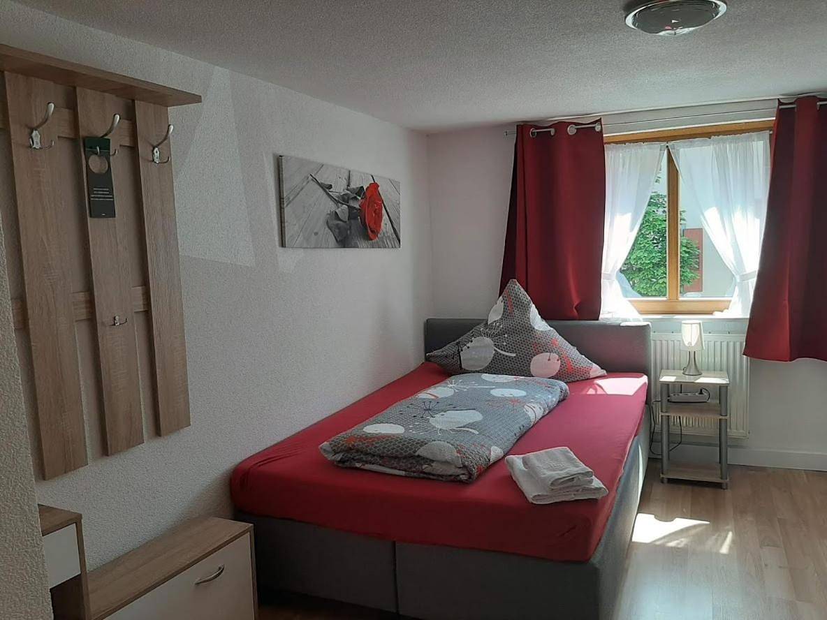 Gästehaus Apartments B & B27 und Pension Waldhorn in Rottweil, Forêt-Noire centrale