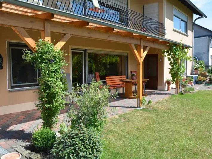 Ferienhaus für 4 Personen, mit Terrasse und Garten in Nimshuscheid