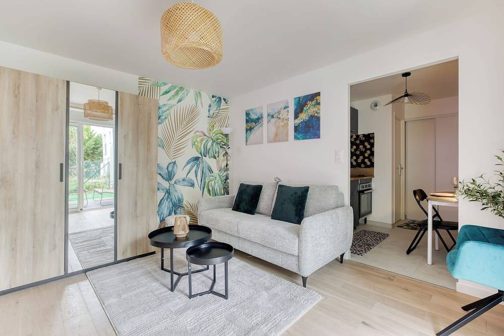 Appartement entier, L’Écrin Vert — Studio Chic & Terrasse Privée in Rueil-Malmaison, Hauts-de-Seine