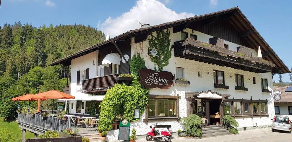 Hôtel pour 2 personnes, avec Balcon ainsi que Terrasse et Jardin à Baiersbronn