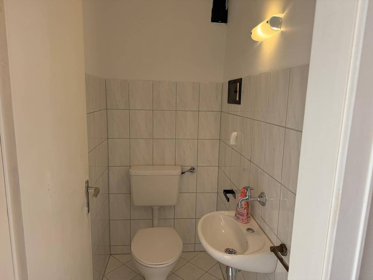 Ganze Wohnung, Ferienwohnung '2 Obergeschoss links' mit Wi-Fi in Pforzheim, Nordschwarzwald