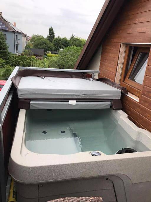 Appartement de vacances pour 2 personnes, avec balcon ainsi que piscine et jacuzzi