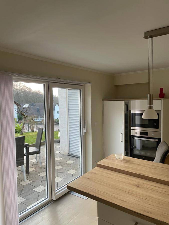 Gîte pour 3 personnes, avec vue ainsi que jardin et terrasse, animaux acceptés à Warstein