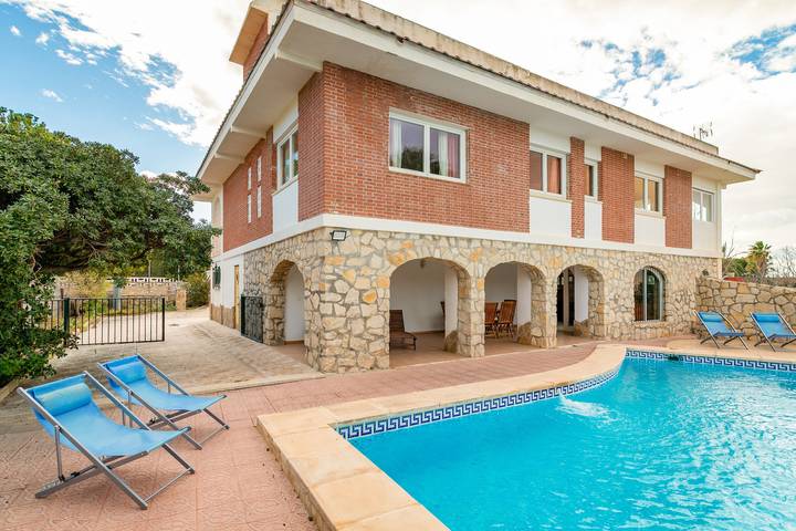 Chalet für 10 Personen, mit Balkon und Garten in Alicante