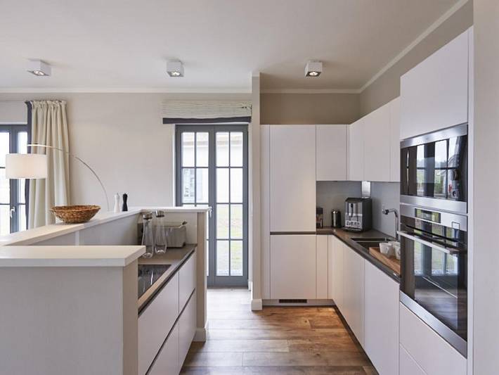Luxus Reetdachvilla mit 3 Schlafzimmern, Sauna und Kamin in Kreptitz, Dranske