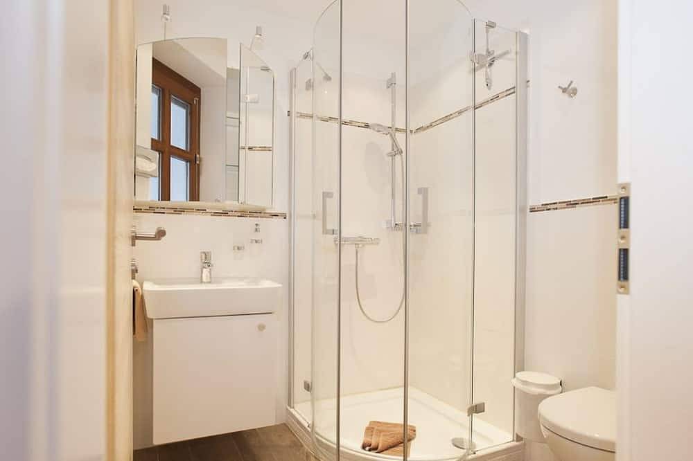 Ganze Wohnung, Apartment Zirben Stubn mit 32 qm, 1 Zimmer-Apartment, max. für 4 Personen in Seehausen am Staffelsee, Das Blaue Land