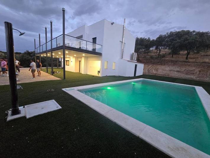 Apartamento para 16 personas, con vistas y jardín además de vistas al lago y piscina en Provincia de Toledo