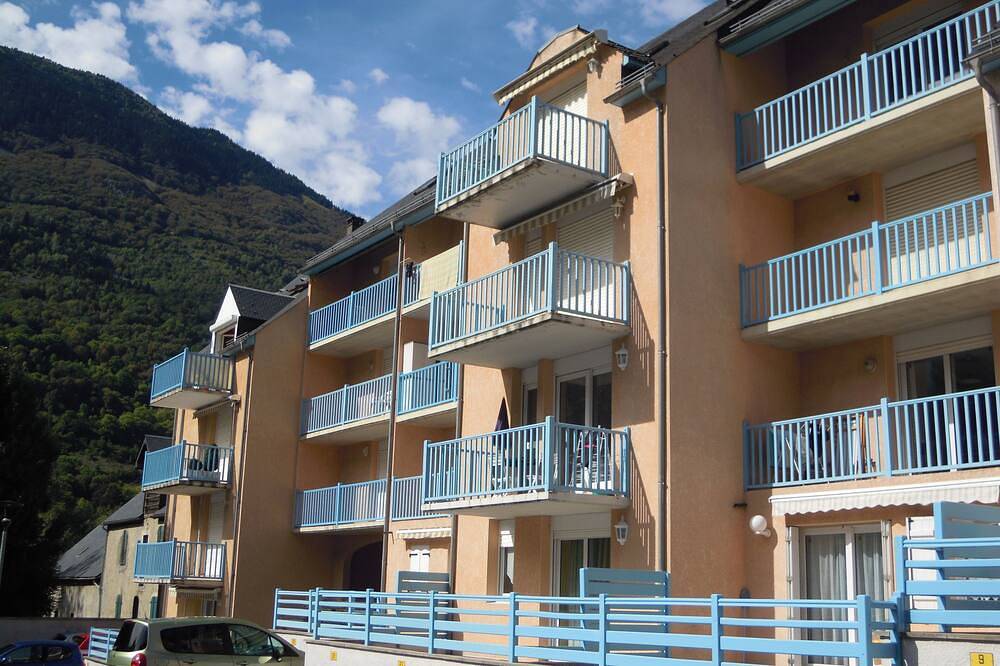 Entire apartment, Well kept apartment T3 Pretty In Calm Residence - Luz Saint Sauveur in Luz-Saint-Sauveur, Pyrenees National Park
