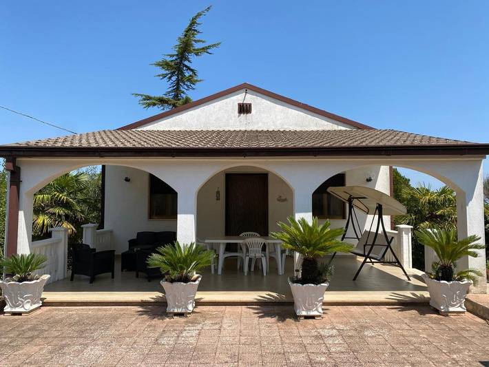 Casa vacanza per 4 persone, con giardino e panorama in Santeramo in Colle