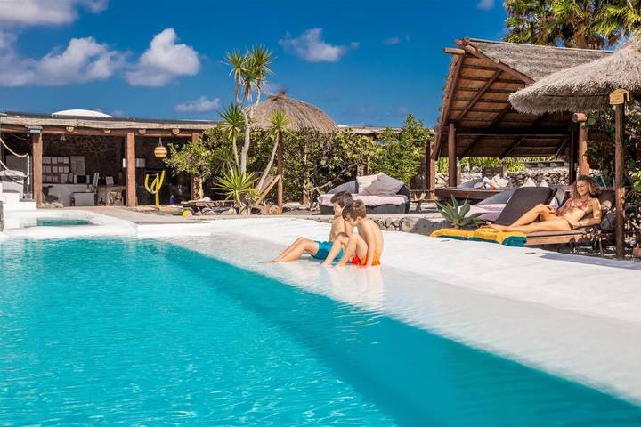 Casa rural para 4 personas, con piscina y vistas además de jardín y piscina para niños en Haría - 2