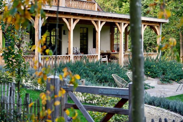 Ferienhaus für 6 Personen, mit Balkon und Whirlpool sowie Terrasse und Garten