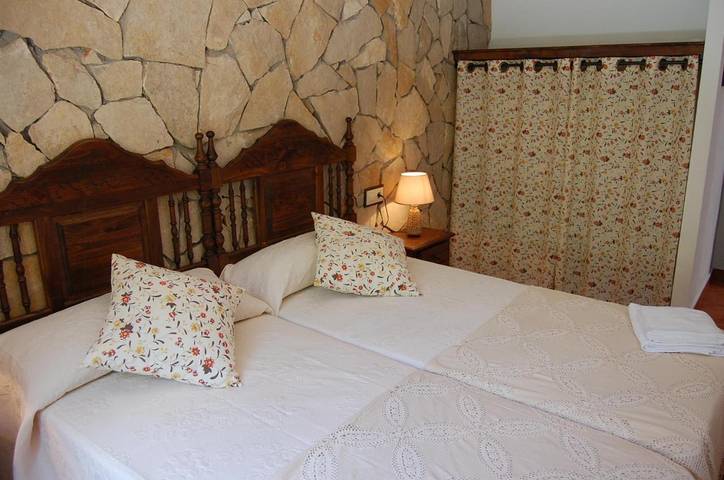 Casa de vacaciones para 8 personas, con terraza y piscina además de vistas y jardín en Castilla-La Mancha - 2