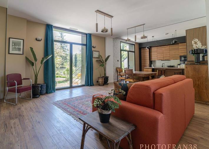 Location de vacances pour 8 personnes, avec vue sur le lac ainsi que vue et jardin à Saint-Clair-de-la-Tour - 4