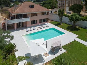 Location de vacances pour 8 personnes, avec jardin et jacuzzi à Marsala