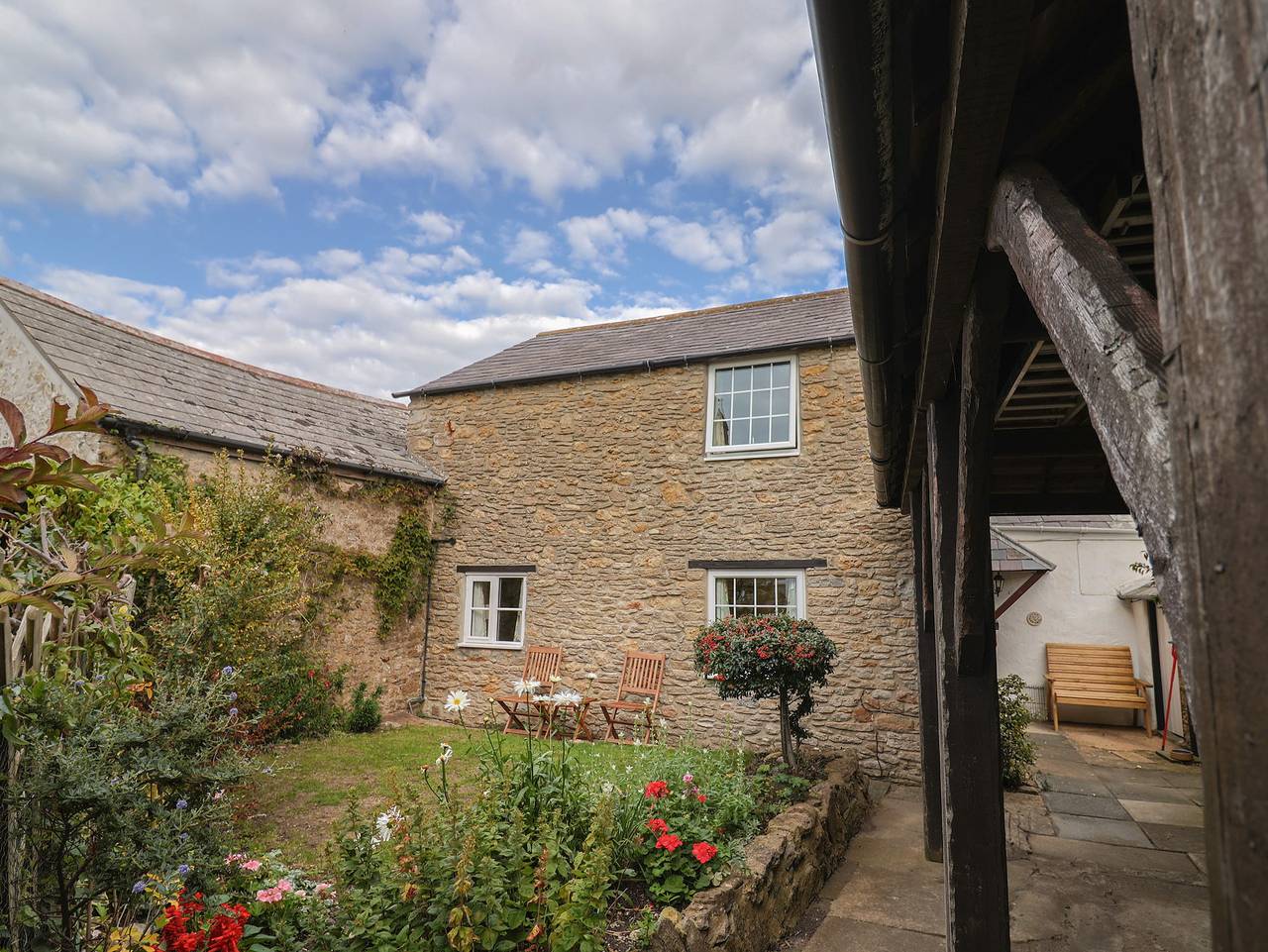 Vine Cottage in Burton Bradstock, Dorset