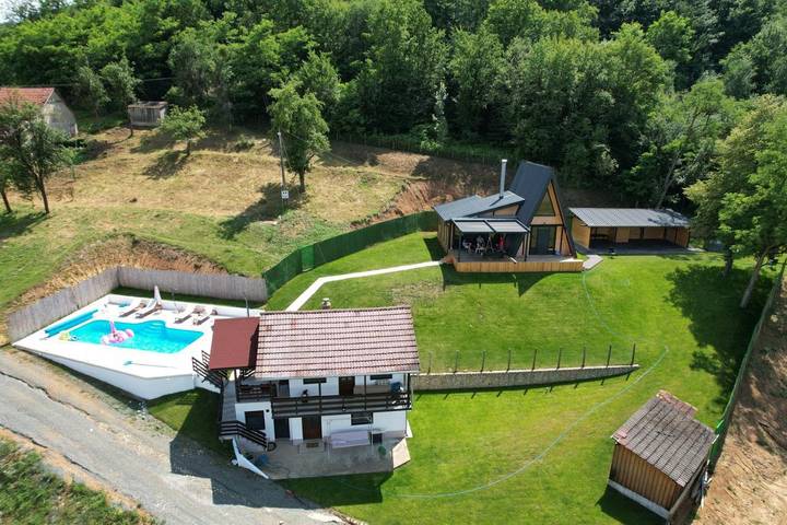 Location de vacances pour 8 personnes, avec jardin ainsi que vue et piscine à Kosjerić - 3