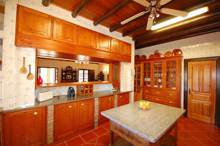 Location de vacances pour 11 personnes, avec vue sur le lac ainsi que terrasse et piscine, animaux acceptés dans Santa Catarina da Fonte do Bispo - 3