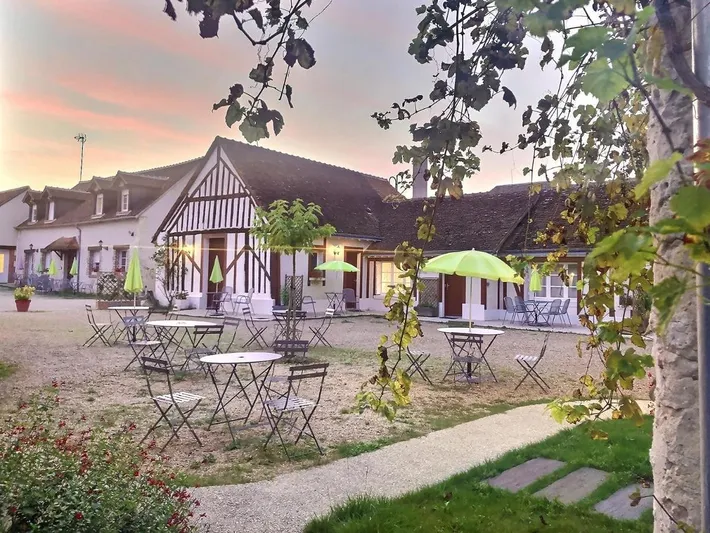 Hôtel pour 3 personnes, avec jardin ainsi que piscine et terrasse - 1