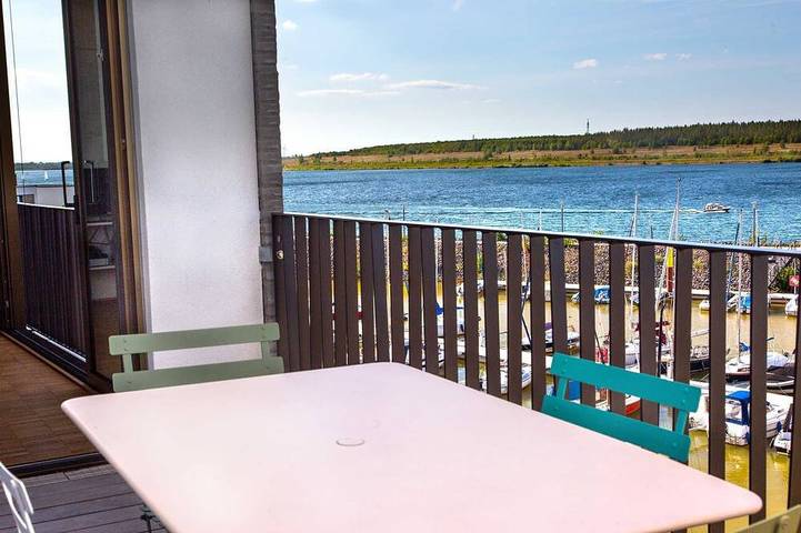 Ferienwohnung für 6 Personen, mit Balkon am Zwenkauer See