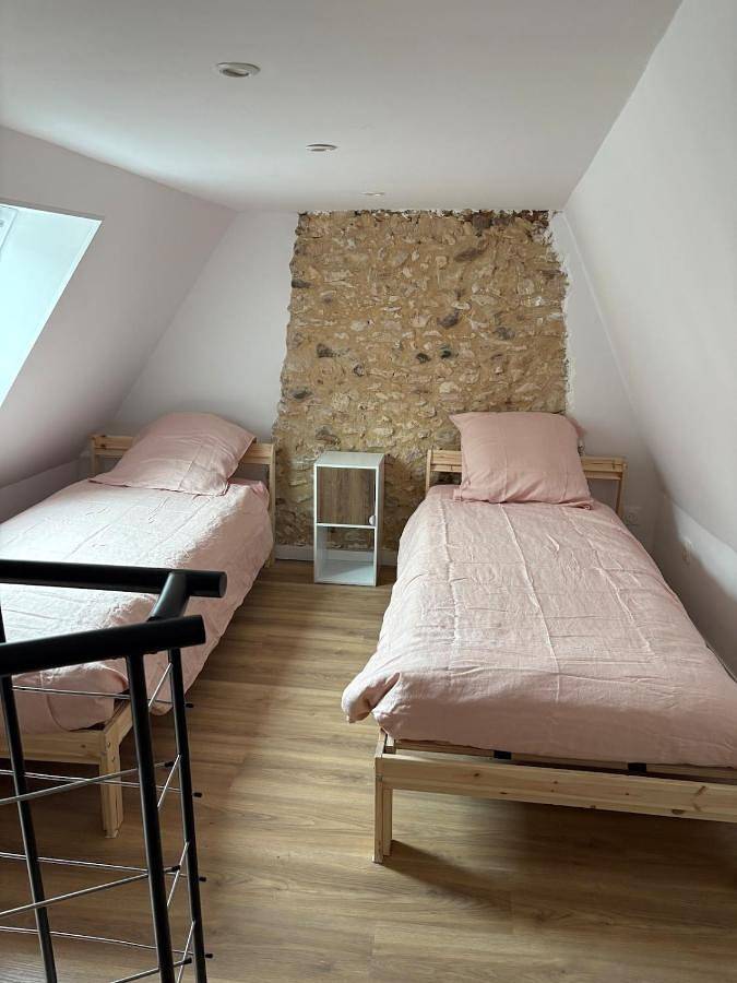 Location de vacances pour 6 personnes, avec jardin à Monplaisant - 4