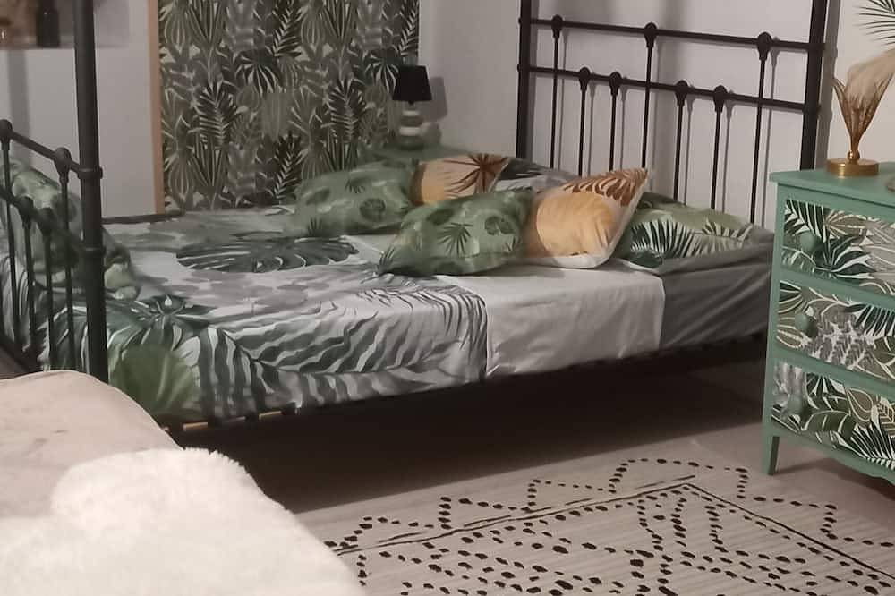 Entire apartment, Au Cœur de nos Pérégrinations in Breil-sur-Roya, Nice region