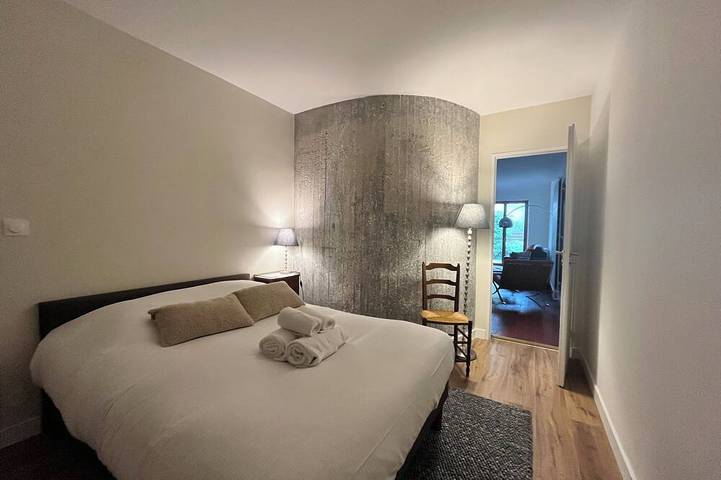 Ipso Facto—Elegant home in a quiet neighborhood, just a stone's throw from downtown, with a garden—Senlis in Senlis, Río Oise