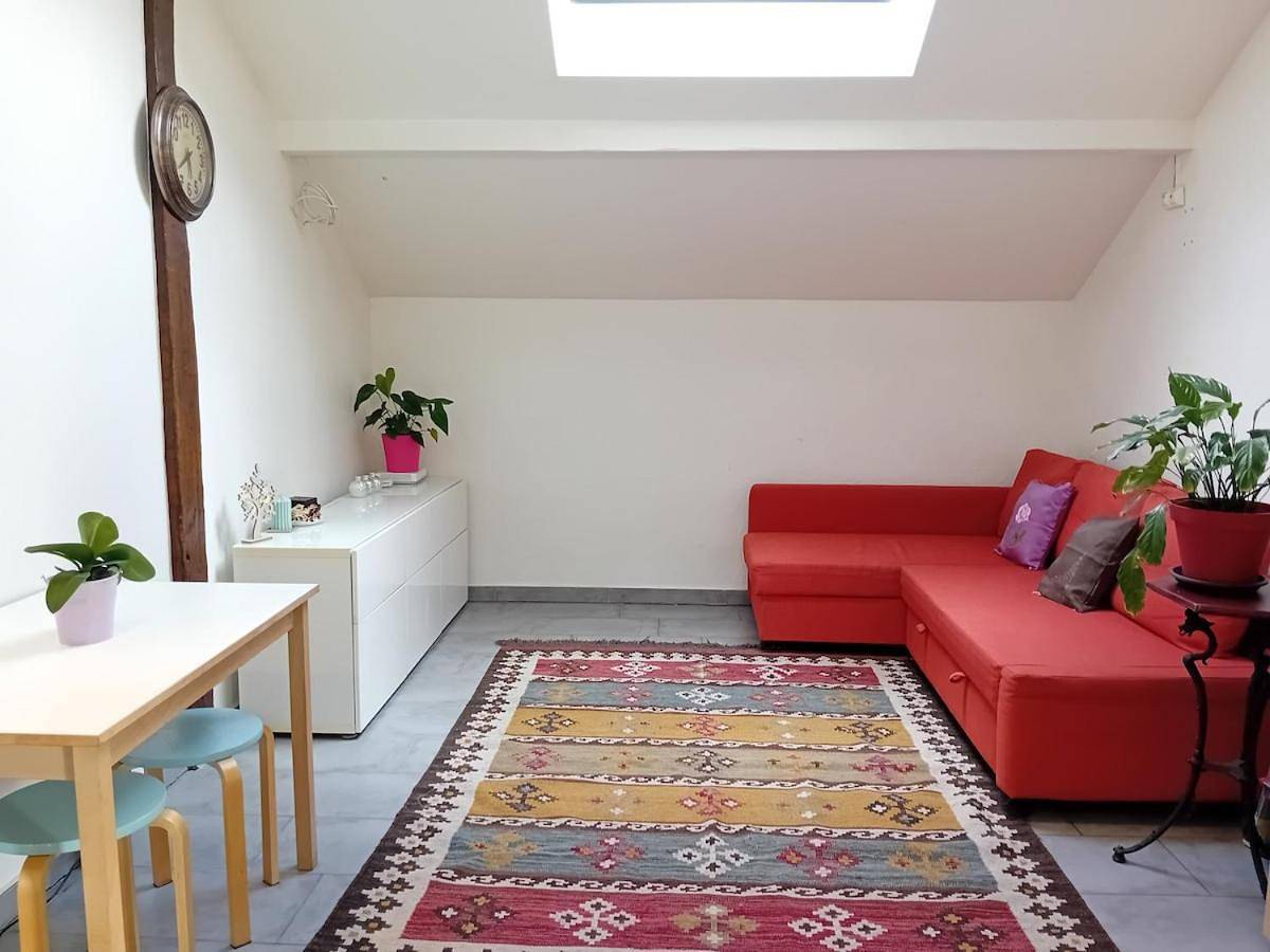 Appartement entier, Bright 2-bedroom apartment between Geneva, Cern and Jura in Ségny, Gex