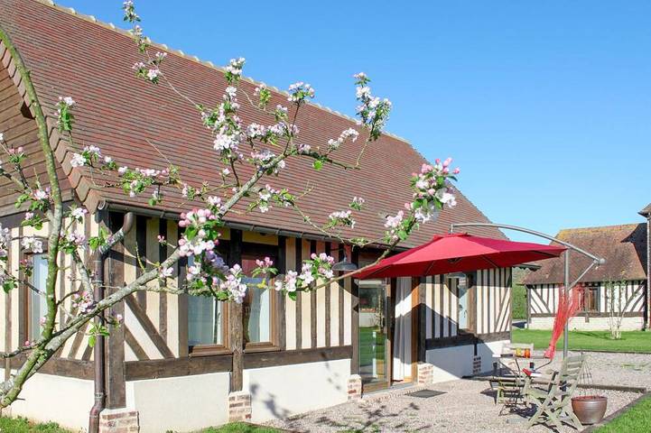 Villa pour 3 personnes, avec piscine et jardin en Normandie