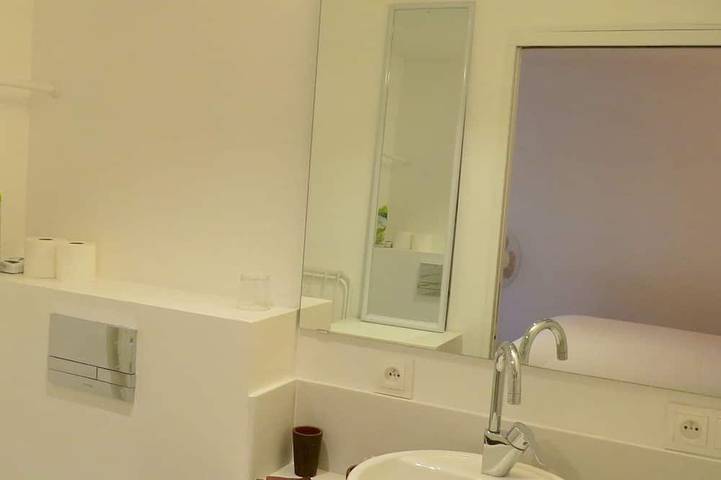 Gîte pour 2 personnes, avec jardin et terrasse dans Port de Sanary sur Mer - 4