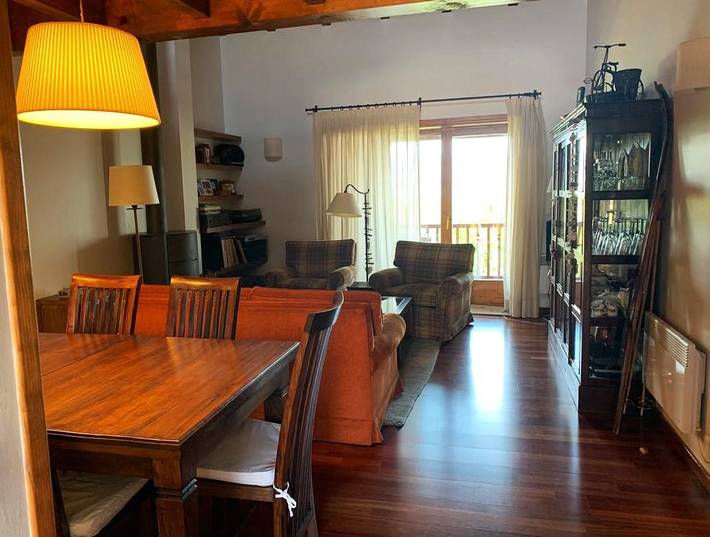 Appartement de vacances pour 8 personnes, avec piscine et terrasse