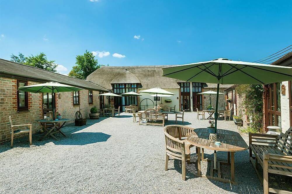 Smugglers Cottage - Logburner, Indoor Pool, Spa, Sauna Access , Alpacas! - sleeps 2 guests  in 1 bed in Dorset