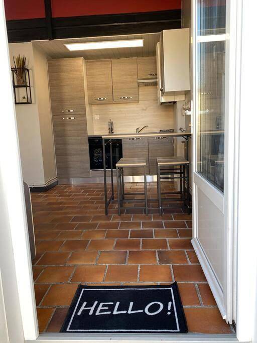 Appartement entier, One-Bedroom Apartment in Surgères, Région de Rochefort