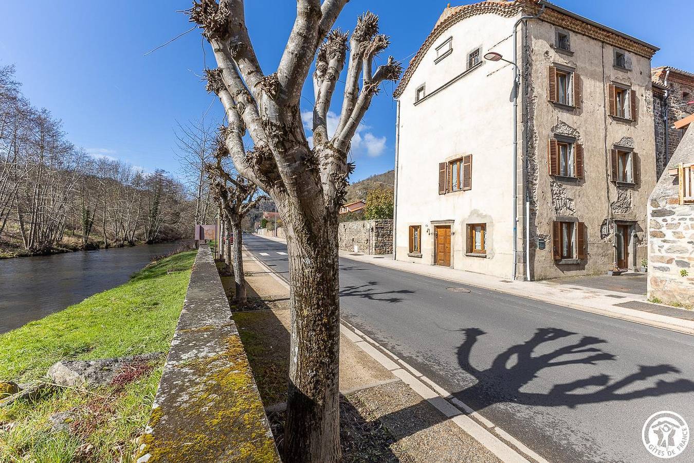 La maison de mika in Saint-Floret, Région de Besse-et-Saint-Anastaise