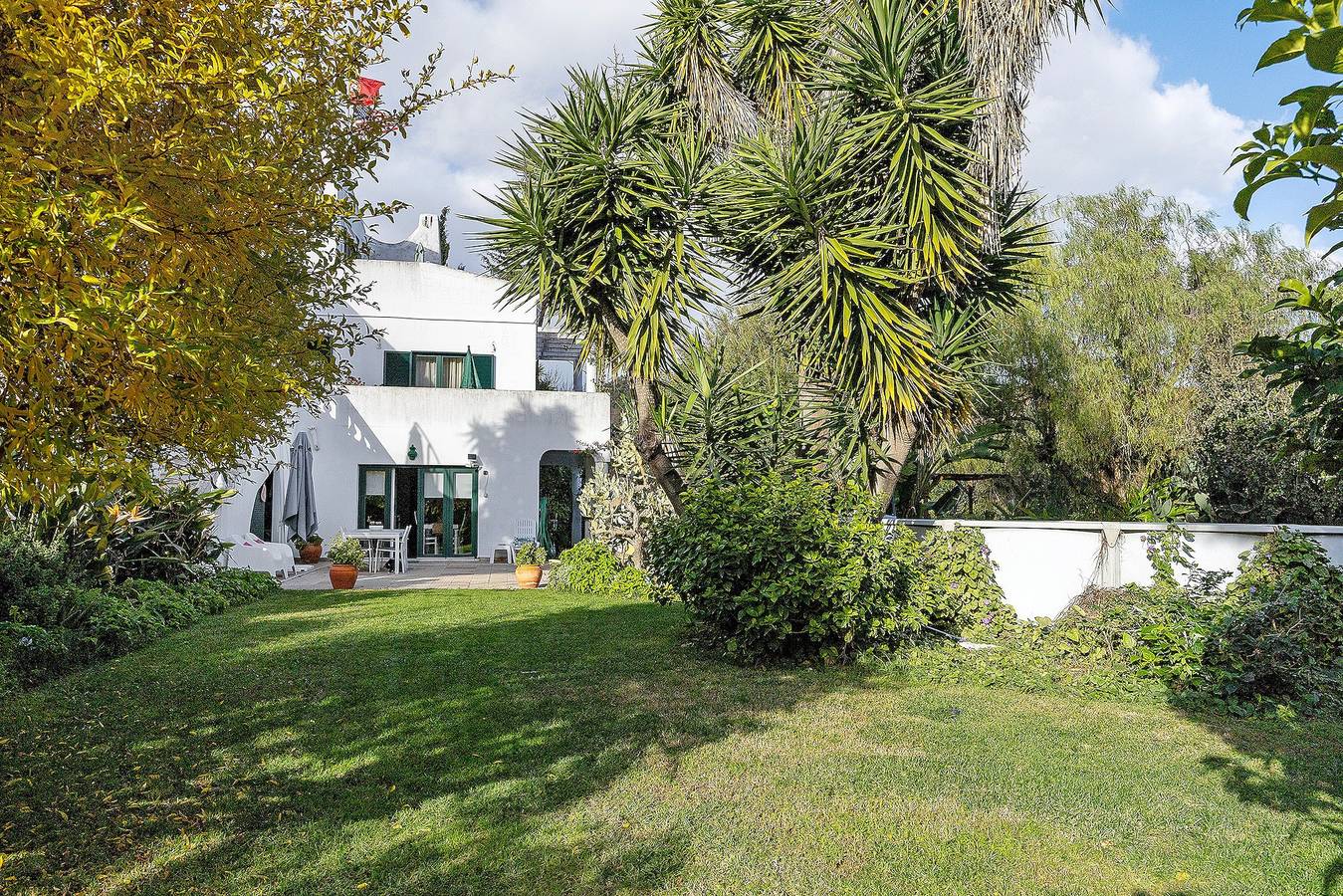 Apartamento entero, Apartamento 'Tranquility Villa Fonte Coberta' con Piscina Compartida, Wi-Fi y Aire Acondicionado in São Sebastião, Lagos