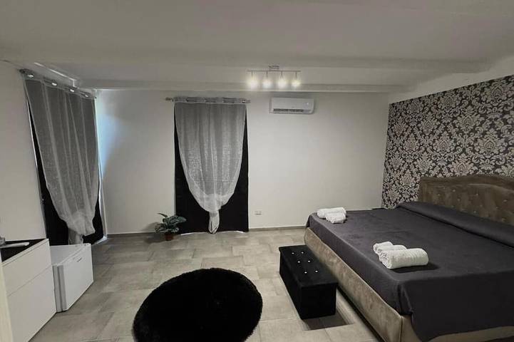 Appartement de vacances pour 3 personnes, avec jardin et piscine, animaux acceptés