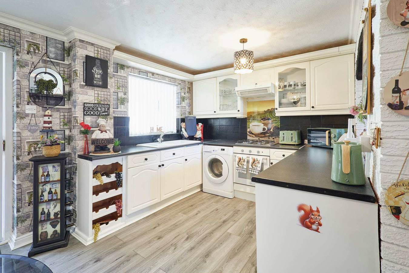 Host & Stay | The Cheeky Squirrel in New Brighton (Merseyside), Merseyside