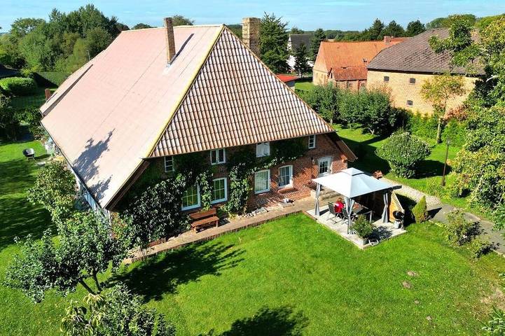 Ferienwohnung für 4 Personen, mit Garten und Terrasse, mit Haustier