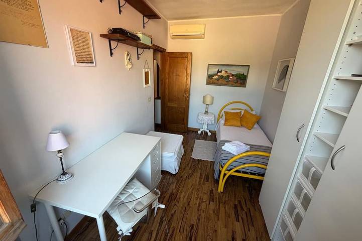 A charming townhouse in rustic Tuscan style near Florence in Calenzano, Provincia de Firenze