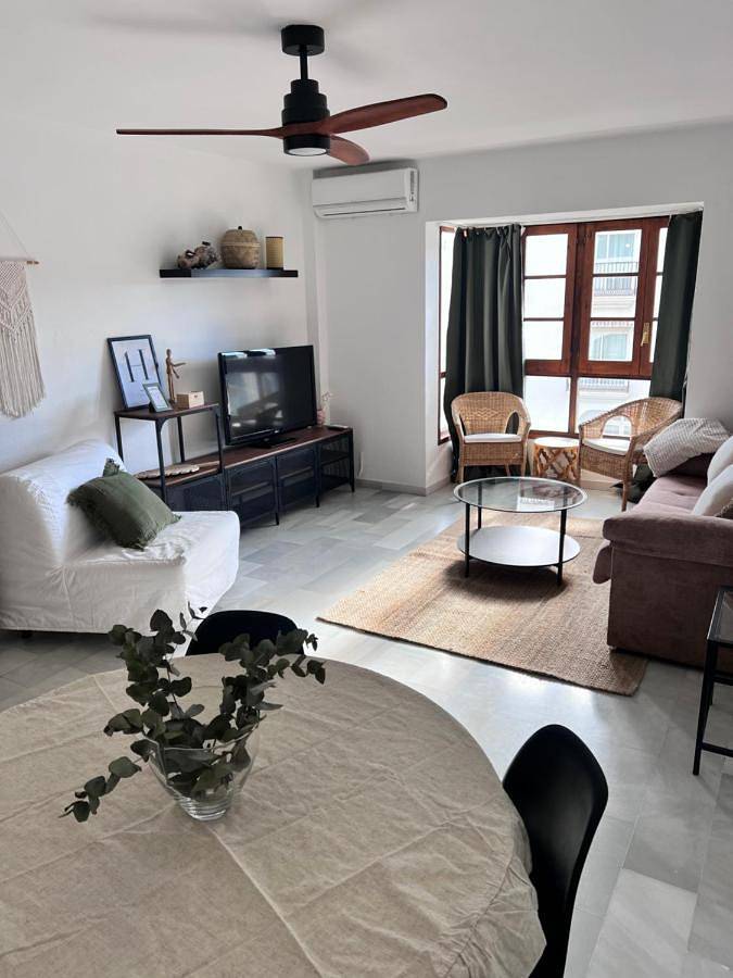 Apartamento de vacaciones para 3 personas, con vistas además de jardín y piscina - 1