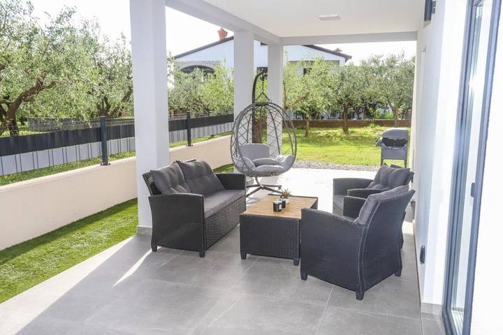 Ferienhaus mit Meerblick für 10 Personen, mit Ausblick und Garten in Poreč - 4
