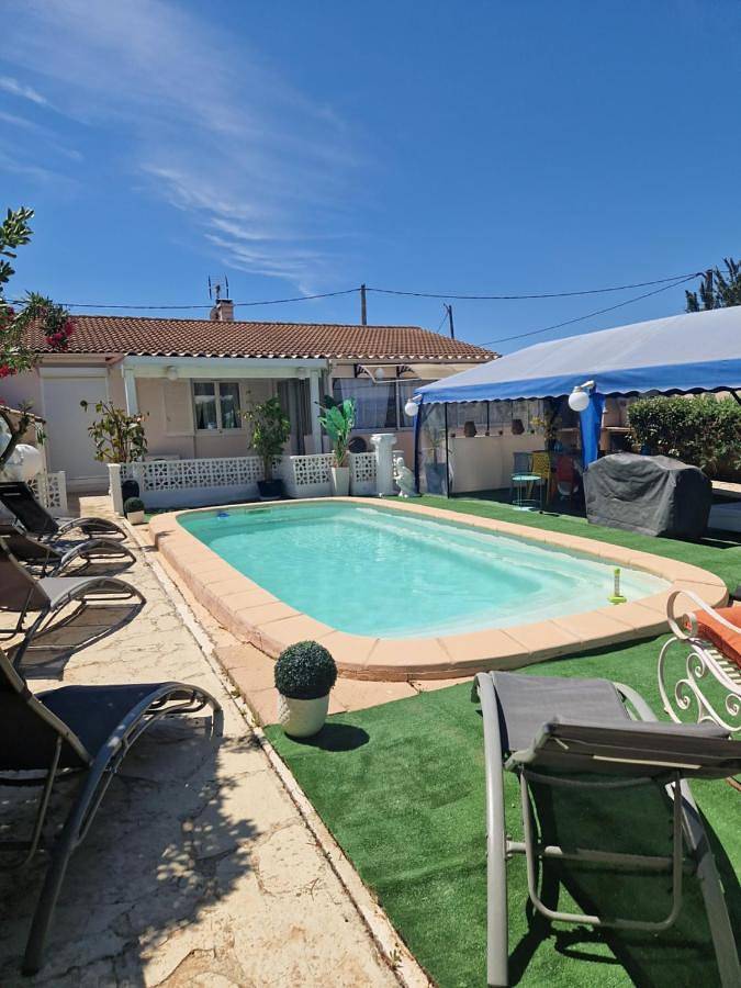 Villa pour 10 personnes, avec piscine ainsi que jardin et jacuzzi à La Seyne-sur-Mer