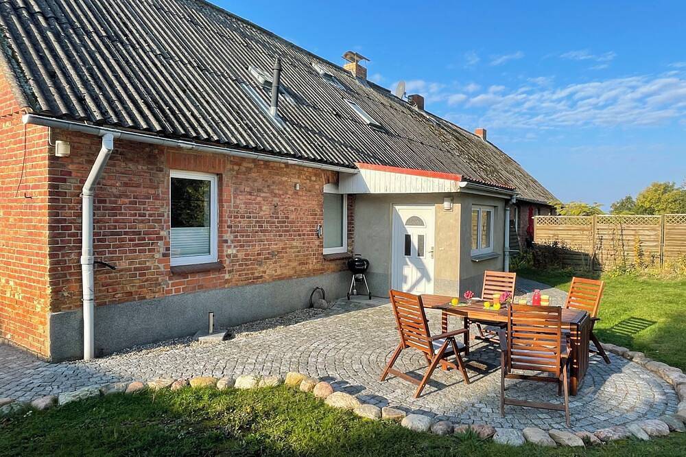 \"Haus  Landgang\" für Naturliebhaber, strandnah, ruhig, mit großem Garten in Klein Strömkendorf, Salzhaff