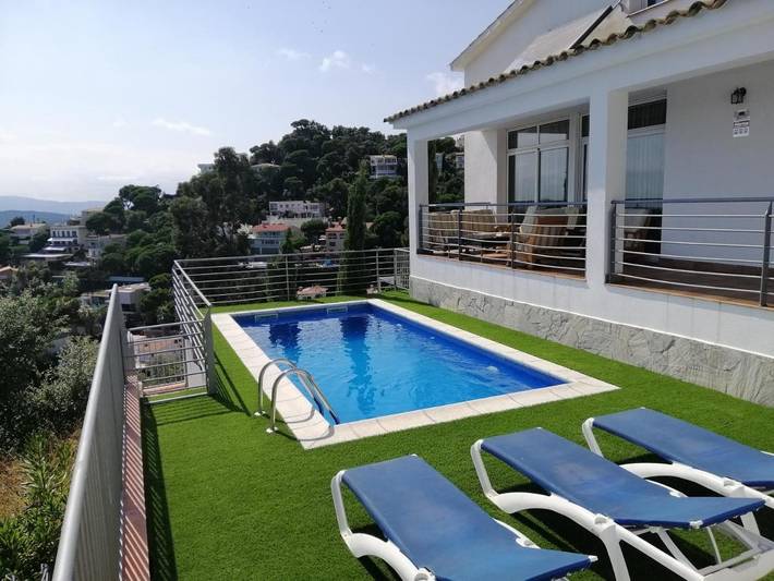 Chalet para 12 personas, con jardín además de vistas y piscina, Se admiten mascotas - 1