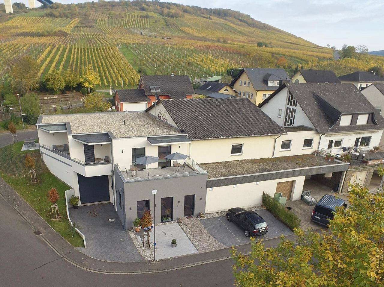 Small Double Room in Zeltingen-Rachtig, Bernkastel-Kues en Omgeving