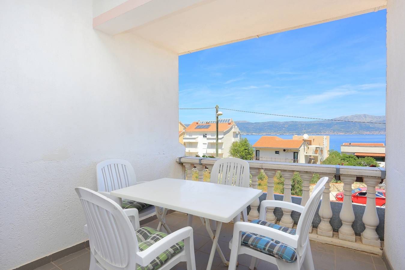 Ganze Wohnung, 1-Zimmer-Ferienwohnung mit Terrasse und Meerblick Slatine, Ciovo A-16131-e in Slatine, Ciovo