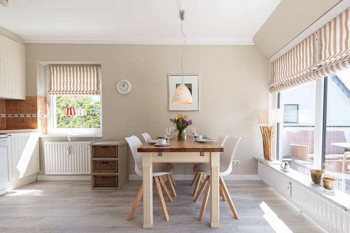 Ganze Wohnung, Gemütliche 3-Zimmer Ferienwohnung mit ca.70 m², für bis zu 4 Personen in Wenningstedt, Sylt
