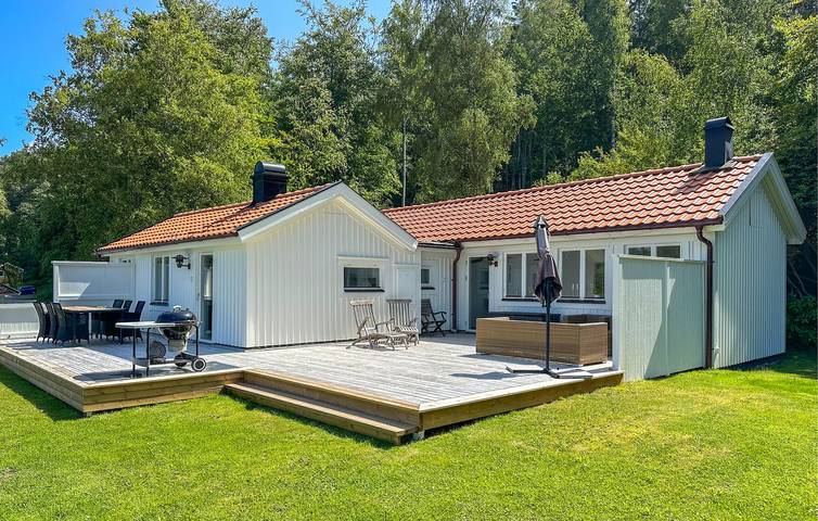 Feriehus for 8 personer, med Terrasse og Hage i tillegg til Utsikt i Bohuslän