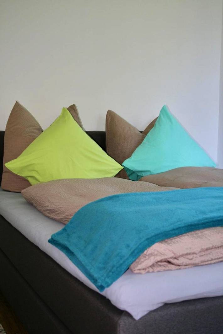 Ferienwohnung für 12 Personen, mit Terrasse und Garten sowie Seeblick und Ausblick in Landkreis Günzburg