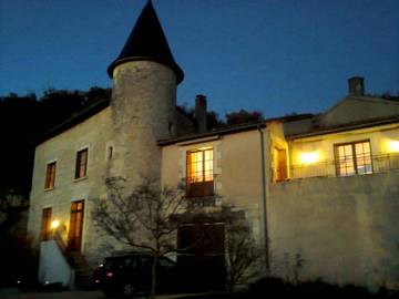 Chambre d’hôte pour 3 personnes, avec jardin et piscine, adapté aux familles à Beaumont (Vienne)