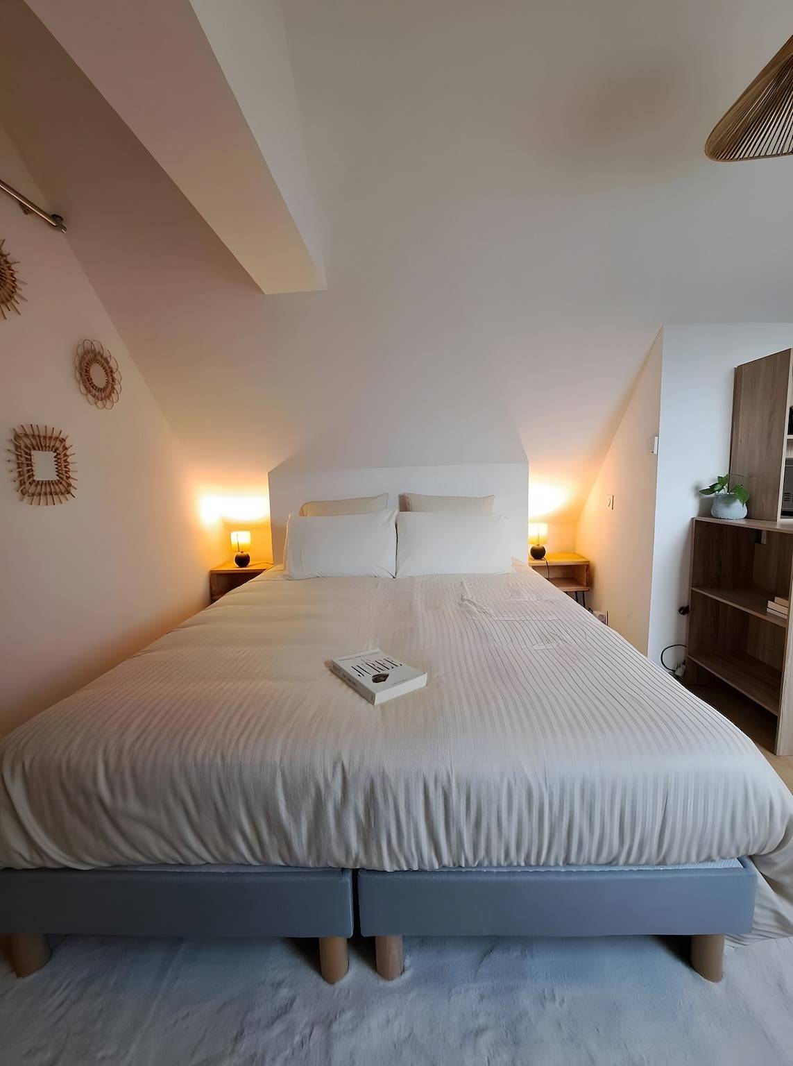 Chambre d’hôtes « Le Murmure Des Îles » avec vue mer, jardin partagé et Wi-Fi in Arradon, Côte des Mégalithes